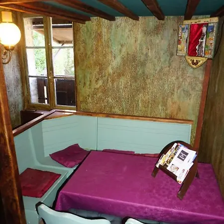 Le Relais Magique Des Sorciers Et Ses Enigmes Apartmán *