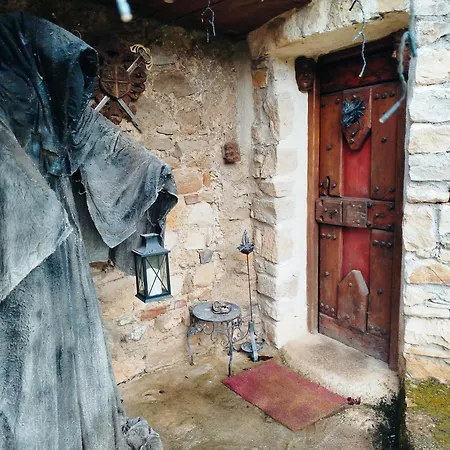 Le Relais Magique Des Sorciers Et Ses Enigmes Apartmán