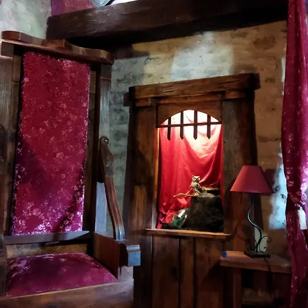 Le Relais Magique Des Sorciers Et Ses Enigmes Servas (Gard)