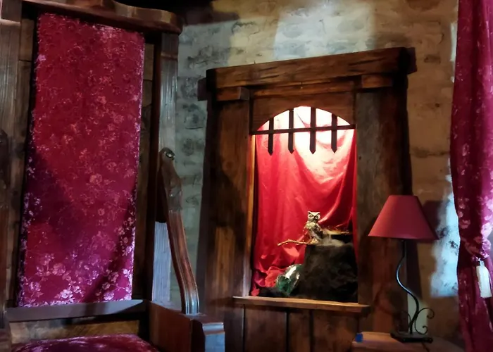 Le Relais Magique Des Sorciers Et Ses Enigmes Servas (Gard)
