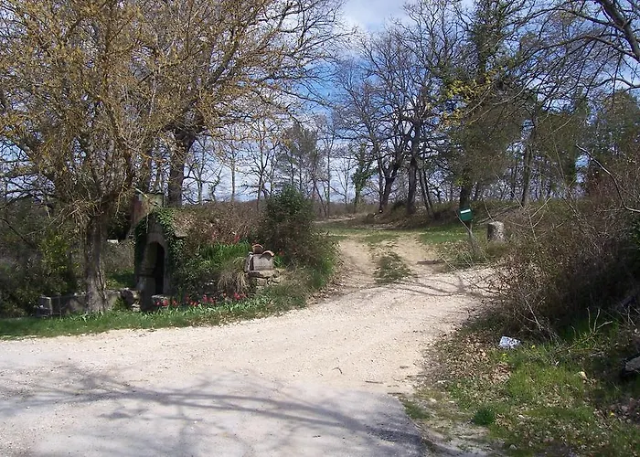 Le Relais Magique Des Sorciers Et Ses Enigmes Servas (Gard)